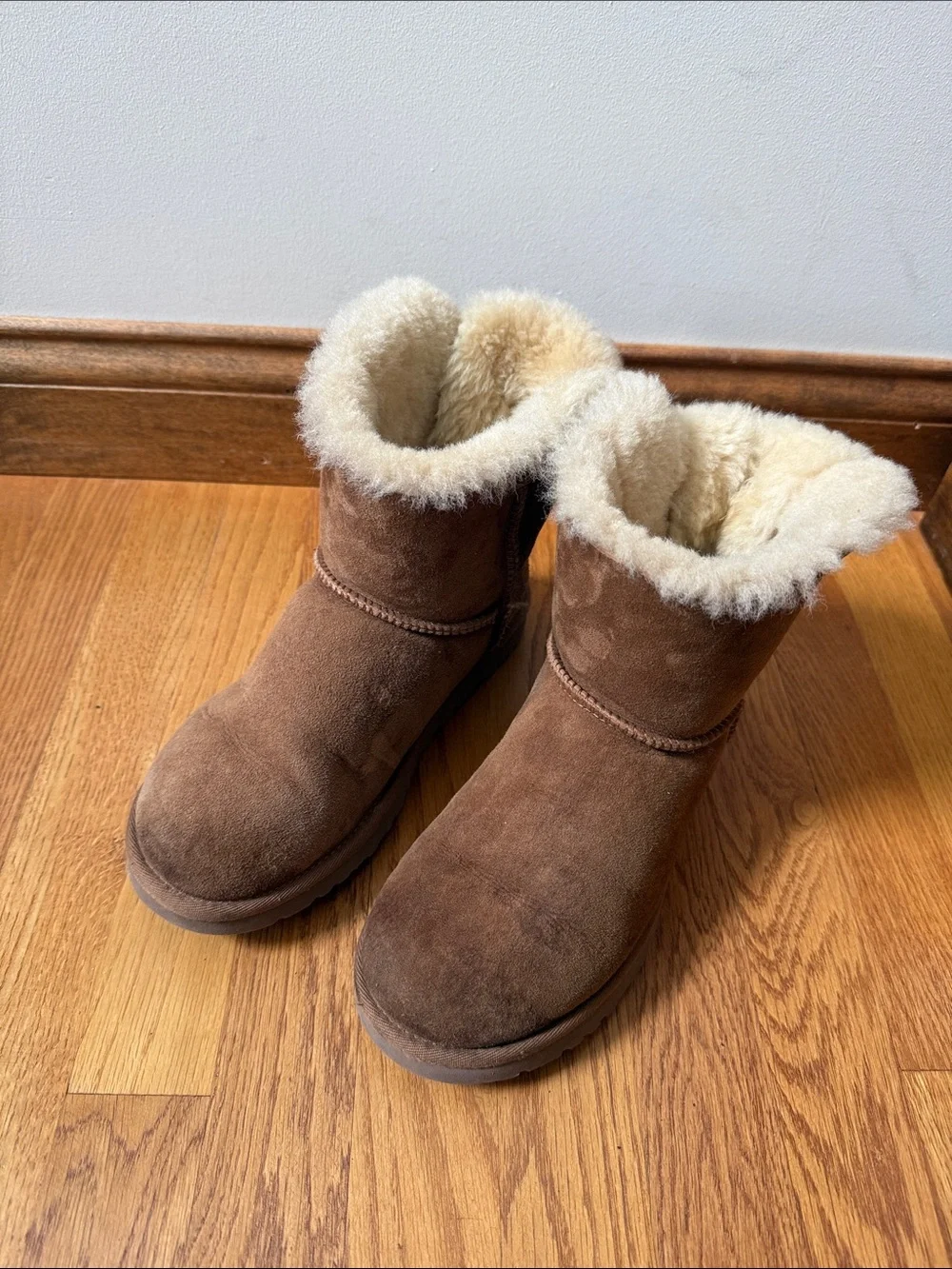UGG guc some